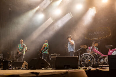 de Jhonny's, @ Moen Feest, picture 2, photographed by Edwin Houdevelt - FrontView Magazine