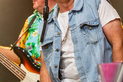 de Jhonny's, @ Moen Feest, picture 4, photographed by Edwin Houdevelt - FrontView Magazine