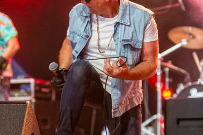 de Jhonny's, @ Moen Feest, picture 7, photographed by Edwin Houdevelt - FrontView Magazine