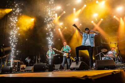 de Jhonny's, @ Moen Feest, picture 14, photographed by Edwin Houdevelt - FrontView Magazine