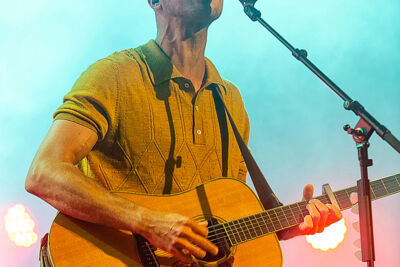 Milow @ Moen Feest, foto 11, foto's door Edwin Houdevelt - FrontView Magazine