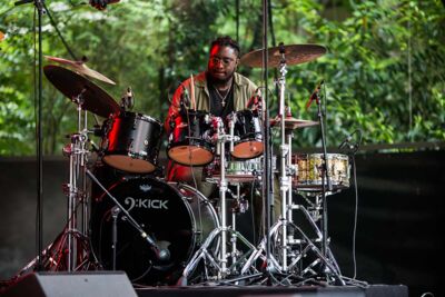  Neue Grafik Ensemble @ Unwind @ OLT Rivierenhof, picture 2, photographed by FrontView Magazine