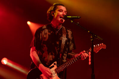 Bush @ Trix, picture 1, photographed by David Johnson - FrontView Magazine