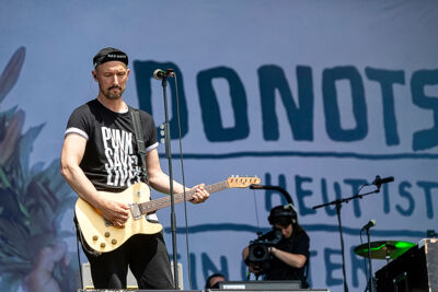 Donots & Die Toten Hosen @ Rock am Ring 2022, foto 7, foto's door Edwin Houdevelt - FrontView Magazine