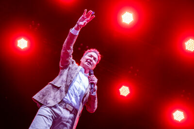 Bart Kaëll @ Grenspop Hoogstraten, picture 8, photographed by Dimitri Vanlommel - FrontView Magazine