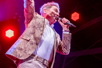 Bart Kaëll @ Grenspop Hoogstraten, picture 10, photographed by Dimitri Vanlommel - FrontView Magazine