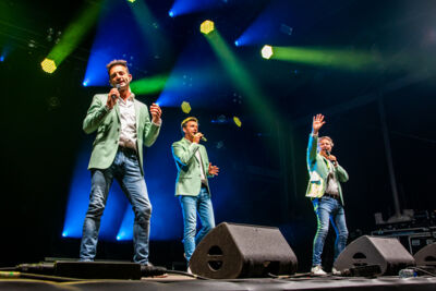 De Romeo's @ Grenspop Hoogstraten, picture 21, photographed by Dimitri Vanlommel - FrontView Magazine