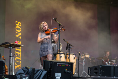 Son Mieux @ Vestrock 2022, picture 22, photographed by Marc Verdonck - FrontView Magazine