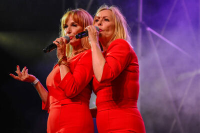 Dolly Dots @ Hello Festival Emmen, picture 4, photographed by Peter Minnebo - FrontView Magazine