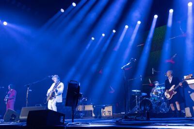 Crowded House @ Lotto Arena, picture 5, photographed by dirk janssens - FrontView Magazine