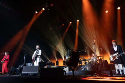 Crowded House @ Lotto Arena, picture 10, photographed by dirk janssens - FrontView Magazine