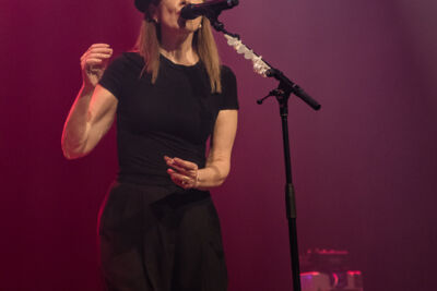 Suzanne Vega @ Het Depot, foto 3, foto's door Jürgen Bruynooghe - FrontView Magazine
