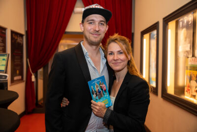 Première Oost West, Thuis Best @ Fakkeltheater - Rode Zaal, foto 4, foto's door Goele Bormans - FrontView Magazine