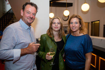 Première Oost West, Thuis Best @ Fakkeltheater - Rode Zaal, foto 27, foto's door Goele Bormans - FrontView Magazine