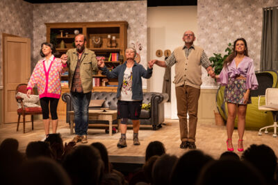 Première Oost West, Thuis Best @ Fakkeltheater - Rode Zaal, foto 29, foto's door Goele Bormans - FrontView Magazine