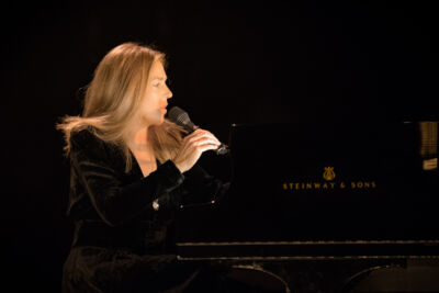 Diana Krall in concert World Tour, picture 2, photographed by Paul Jongeneelen - FrontView Magazine