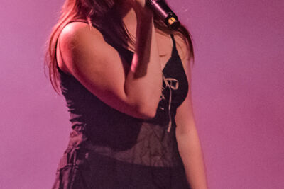 Lila Drew @ Ancienne Belgique, picture 1, photographed by Jürgen Bruynooghe - FrontView Magazine