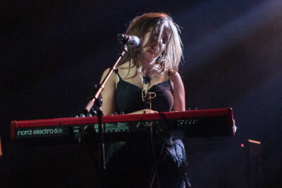 Lila Drew @ Ancienne Belgique, picture 3, photographed by Jürgen Bruynooghe - FrontView Magazine
