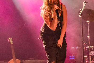 Lila Drew @ Ancienne Belgique, picture 14, photographed by Jürgen Bruynooghe - FrontView Magazine
