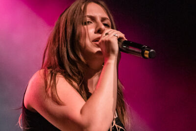Lila Drew @ Ancienne Belgique, picture 15, photographed by Jürgen Bruynooghe - FrontView Magazine