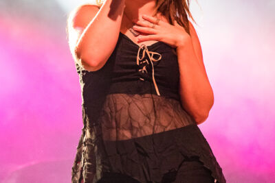 Lila Drew @ Ancienne Belgique, picture 17, photographed by Jürgen Bruynooghe - FrontView Magazine