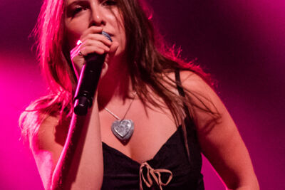 Lila Drew @ Ancienne Belgique, picture 18, photographed by Jürgen Bruynooghe - FrontView Magazine