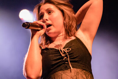 Lila Drew @ Ancienne Belgique, picture 19, photographed by Jürgen Bruynooghe - FrontView Magazine