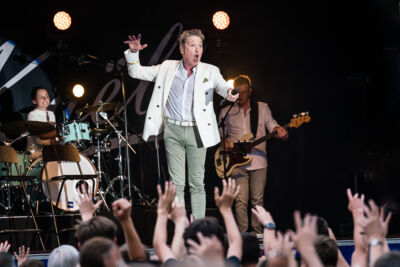 Bart Kaëll Live @ Parkies Sint-Niklaas, picture 21, photographed by Danny Wagemans - FrontView Magazine