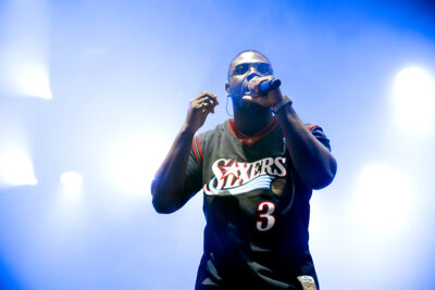 Dinos @ Dour Festival 2022, picture 4, photographed by Magali Decamps - FrontView Magazine