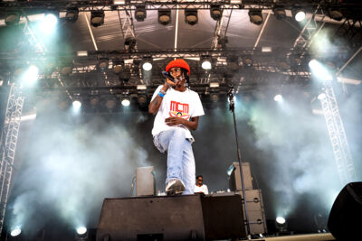 Flohio @ Dour Festival 2022, picture 4, photographed by Magali Decamps - FrontView Magazine