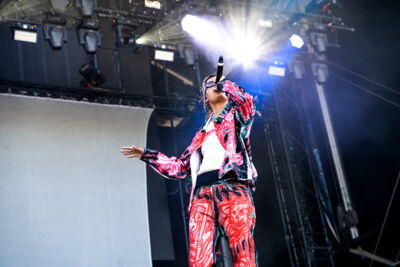 Lala &ce @ Dour Festival 2022, picture 2, photographed by Magali Decamps - FrontView Magazine