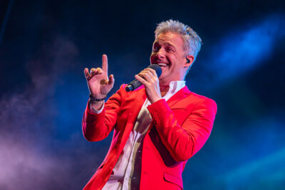 Christoff @ Gentse Feesten 2022 - Sint Baafsplein, picture 11, photographed by Dimitri Vanlommel - FrontView Magazine