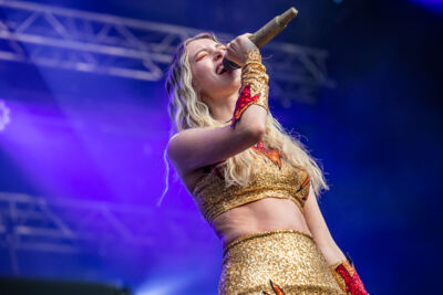 Camille @ Sint-Baafsplein - Gentse Feesten, picture 4, photographed by Dimitri Vanlommel - FrontView Magazine