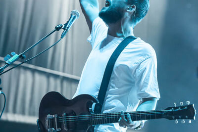 White Lies @ suikerrock, foto 10, foto's door Gert Daemen - FrontView Magazine