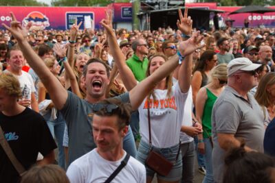 Compact Disk Dummies @ Suikerrock, picture 21, photographed by Luc Klinckaert - FrontView Magazine