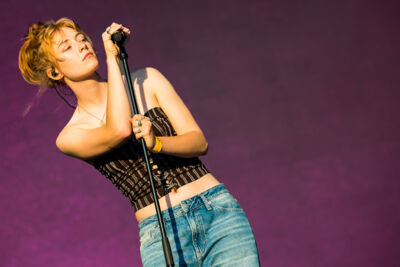 Froukje @ Lokerse Feesten, picture 3, photographed by Dorien Goetschalckx - FrontView Magazine