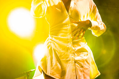 Grace Khuabi (The Voice Van Vlaanderen) @ Hans Francken Invites, foto 3, foto's door Dimitri Vanlommel - FrontView Magazine