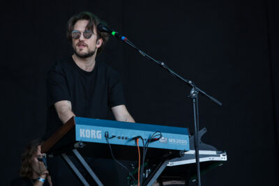Emma Bale @ Nostalgie Beach Festival 2022, picture 3, photographed by Marc Verdonck - FrontView Magazine