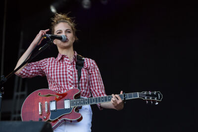 Emmy d'Arc @ Nostalgie Beach Festival 2022, picture 2, photographed by Marc Verdonck - FrontView Magazine