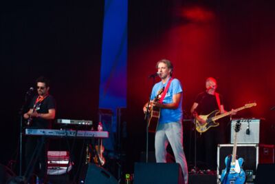 Lenny & de Wespen / Coline & Toitoine / Tindersticks @ Dranouter Festival, picture 16, photographed by Luc Klinckaert - FrontView Magazine