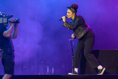 The Interrupters @ Lokerse Feesten 2022, picture 8, photographed by David Johnson - FrontView Magazine