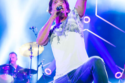 Clouseau @ De Lokerse Feesten 2022, picture 7, photographed by Gert Daemen - FrontView Magazine