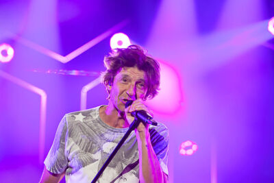 Clouseau @ De Lokerse Feesten 2022, picture 9, photographed by Gert Daemen - FrontView Magazine