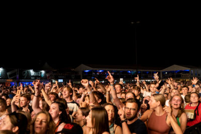 Omdat Het Kan Soundsystem ft. Average Rob @ Lokerse Feesten 2022, picture 10, photographed by Claudia Guldentops - FrontView Magazine