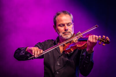 Philippe Robrecht & The Irish Connection @ Fonnefeesten 2022, picture 2, photographed by Danny Wagemans - FrontView Magazine