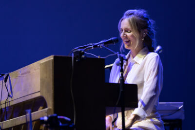 Agnes Obel @ 013, picture 6, photographed by David Johnson - FrontView Magazine