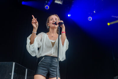 Olivia @ Springtij.live, picture 4, photographed by Dimitri Vanlommel - FrontView Magazine