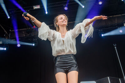 Olivia @ Springtij.live, picture 8, photographed by Dimitri Vanlommel - FrontView Magazine
