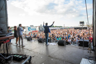 De meezingers @ Antwerpen Zingt 2022, picture 10, photographed by Dimitri Vanlommel - FrontView Magazine