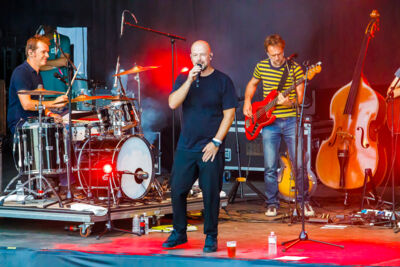 Filip Kowlier Live at Rock Ternat, picture 7, photographed by Paul Jongeneelen - FrontView Magazine